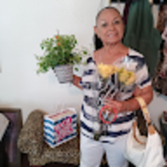 Meet your Posher, Diana - Picture 1 of 1